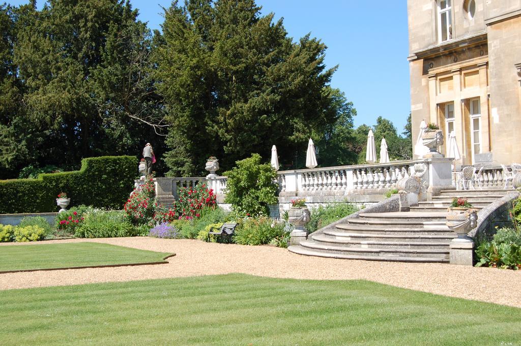 Luton Hoo Hotel, Golf And Spa Ngoại thất bức ảnh The gardens