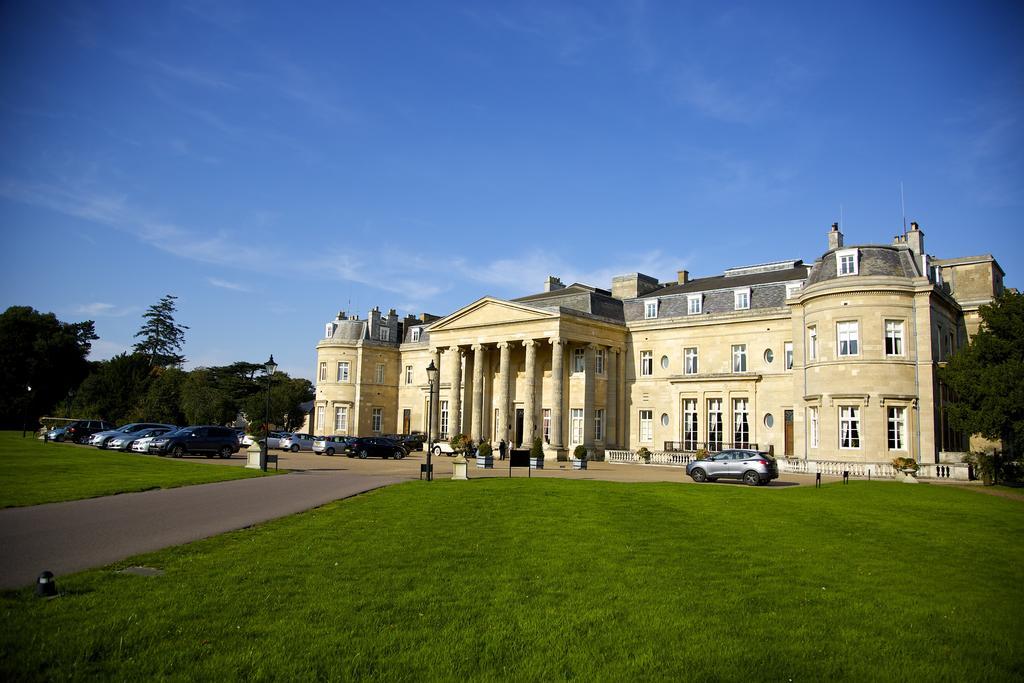 Luton Hoo Hotel, Golf And Spa Ngoại thất bức ảnh The main entrance of the hotel