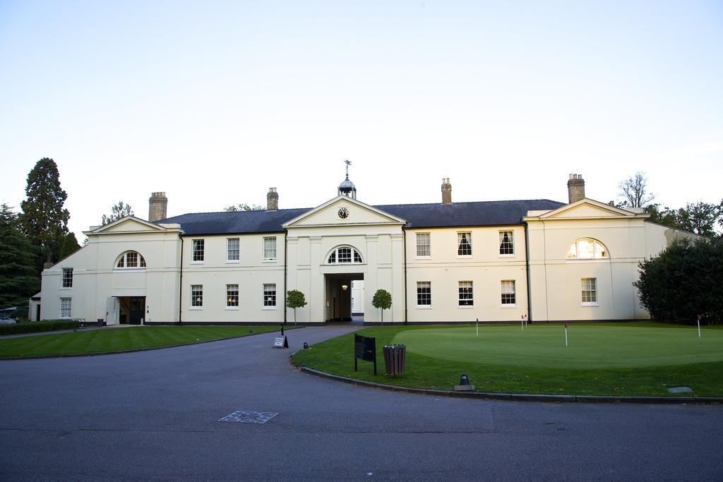Luton Hoo Hotel, Golf And Spa Ngoại thất bức ảnh The Stable, the main entrance to the Royal Lodge